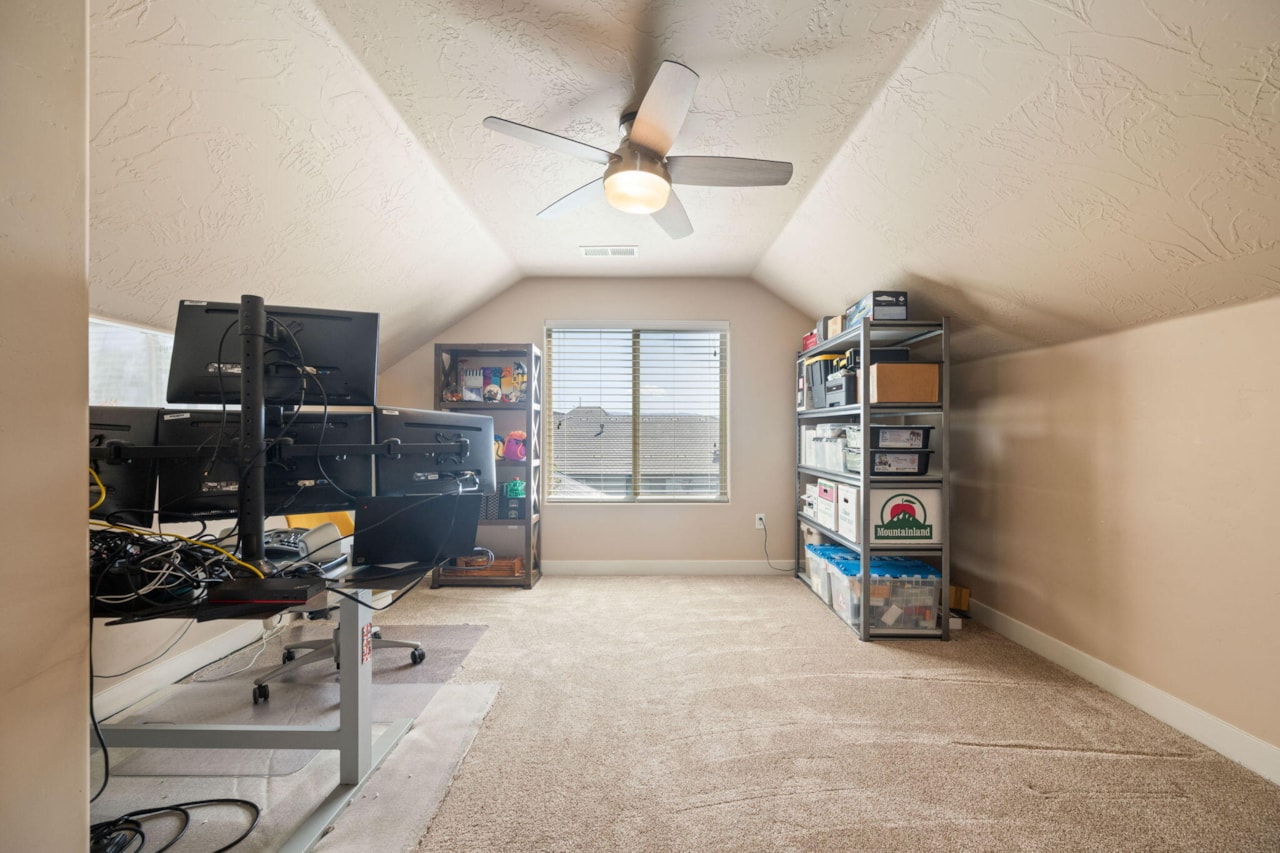 2546 E 3000 S CIR St George, UT 84790 home for sale, MLS#25-265028 - Erika Rogers Photo 36