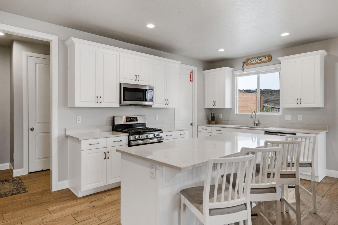 1122 Paseos ST Washington, UT 84780 home for sale, MLS#25-265058 - Erika Rogers Photo 7