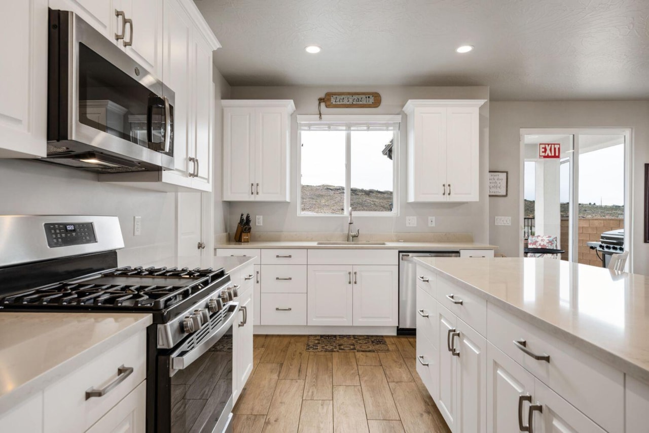 1122 Paseos ST Washington, UT 84780 home for sale, MLS#25-265058 - Erika Rogers Photo 8