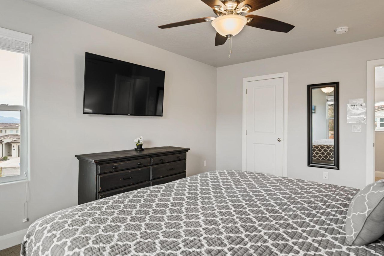 1122 Paseos ST Washington, UT 84780 home for sale, MLS#25-265058 - Erika Rogers Photo 15