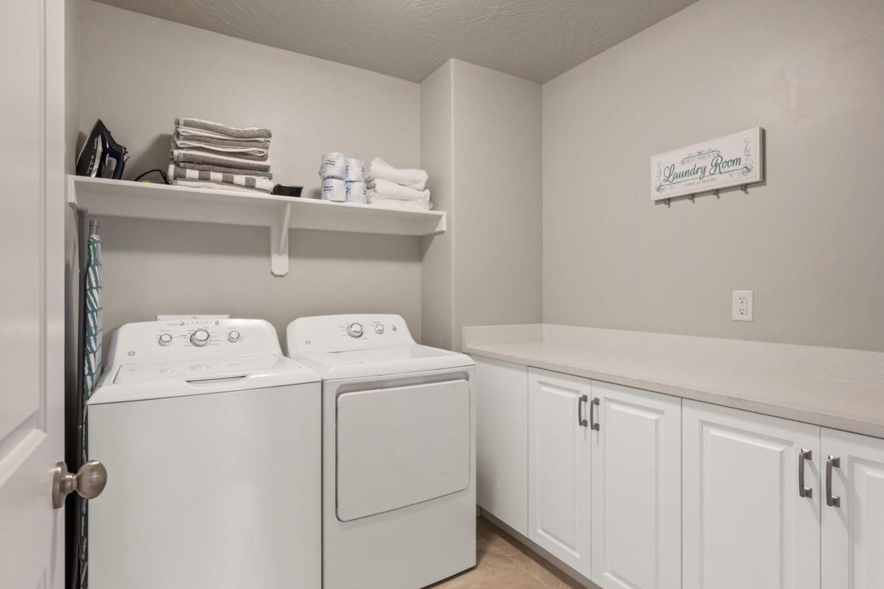 1122 Paseos ST Washington, UT 84780 home for sale, MLS#25-265058 - Erika Rogers Photo 17