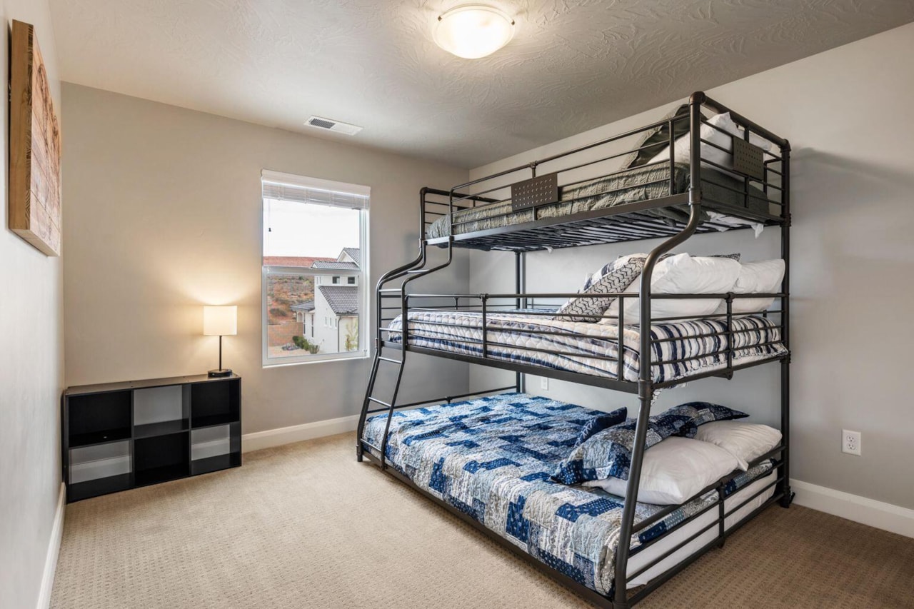 1122 Paseos ST Washington, UT 84780 home for sale, MLS#25-265058 - Erika Rogers Photo 20