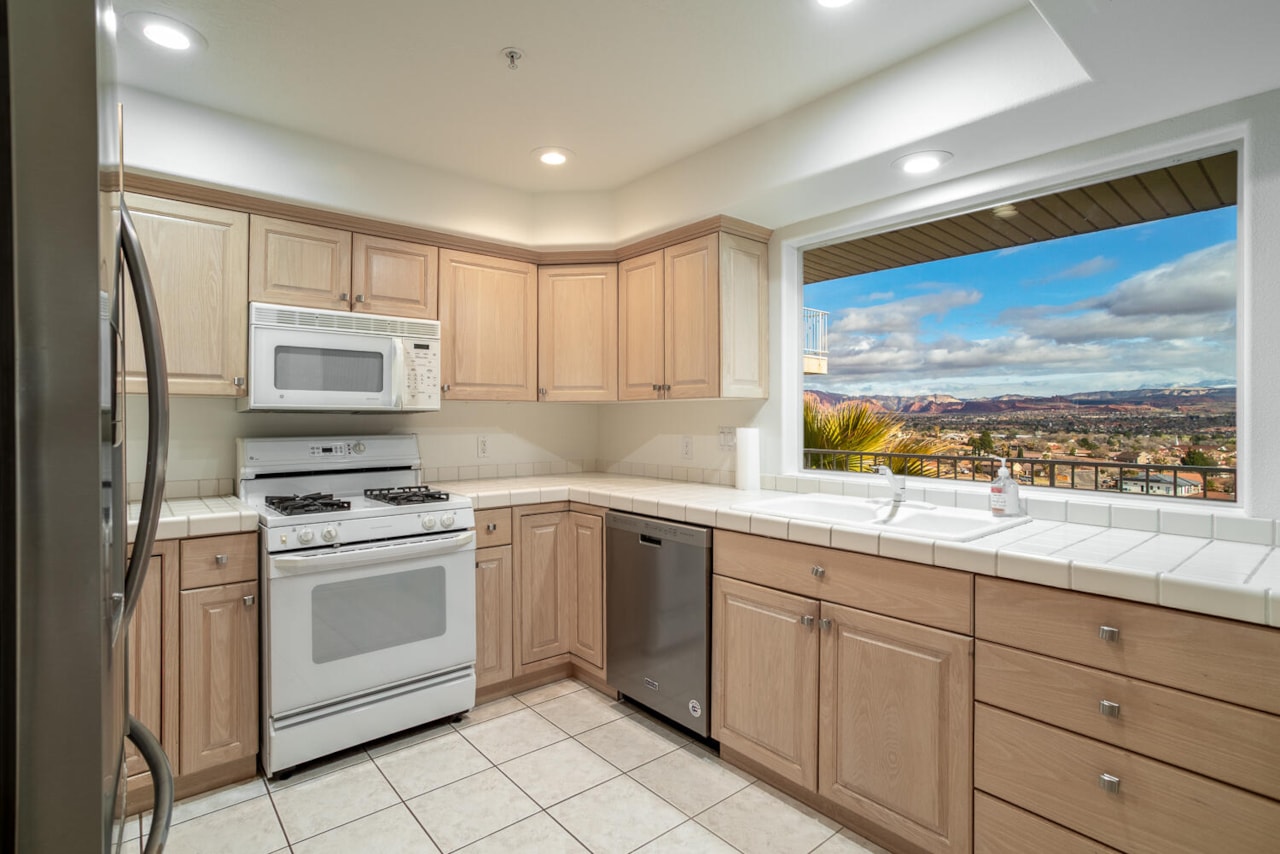 1845 W Canyon View DR #708 St George, UT 84770 condo for sale, MLS#25-259422 - Erika Rogers Photo 15