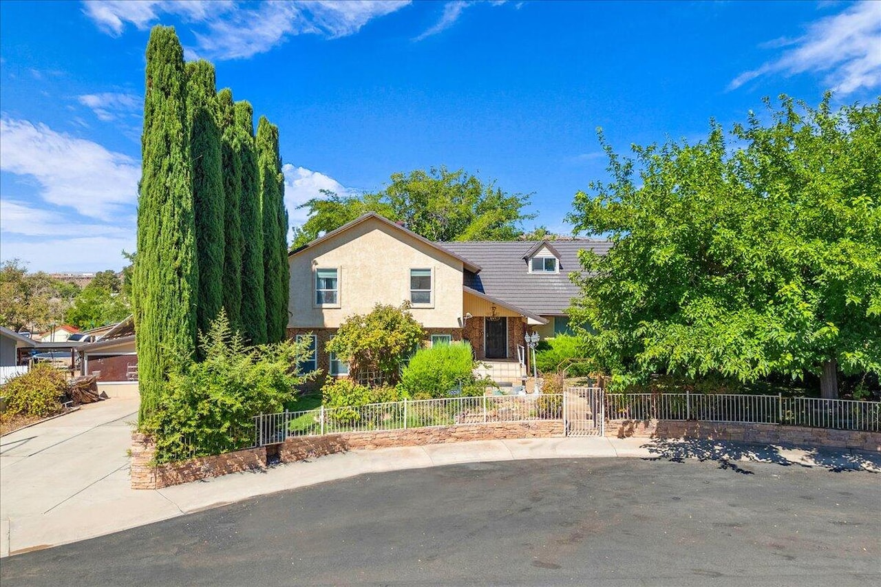 1009 N 2050  E St George, UT 84770 home for sale, MLS#25-263729 - Erika Rogers