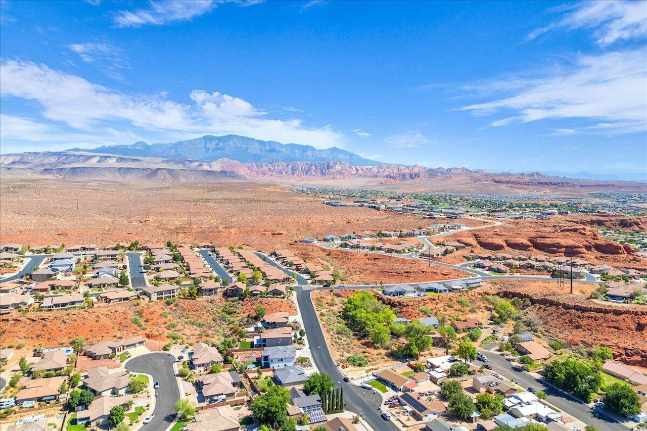 1009 N 2050  E St George, UT 84770 home for sale, MLS#25-263729 - Erika Rogers Photo 34