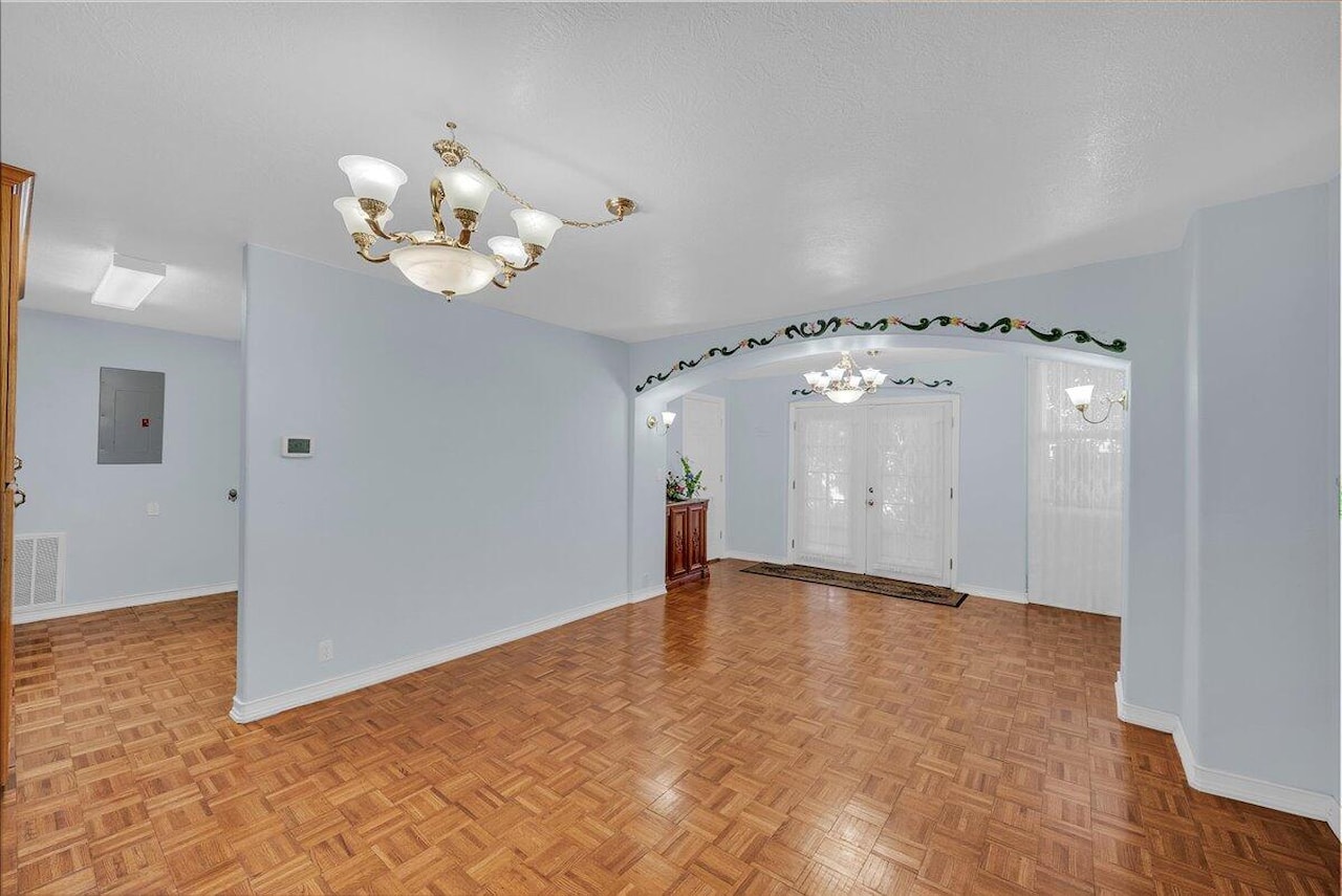 1009 N 2050  E St George, UT 84770 home for sale, MLS#25-263729 - Erika Rogers Photo 9