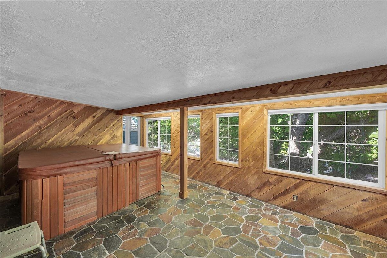 1009 N 2050  E St George, UT 84770 home for sale, MLS#25-263729 - Erika Rogers Photo 16