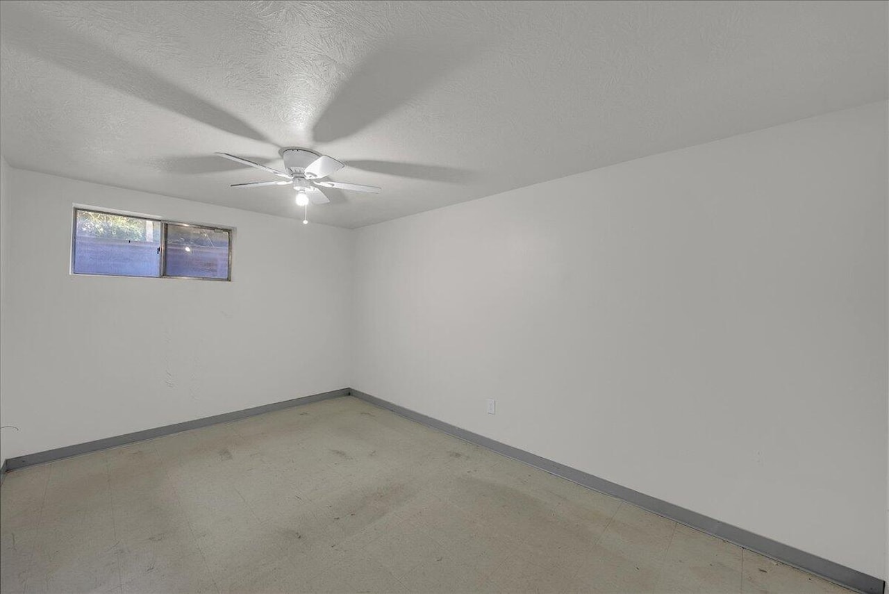 1009 N 2050  E St George, UT 84770 home for sale, MLS#25-263729 - Erika Rogers Photo 24