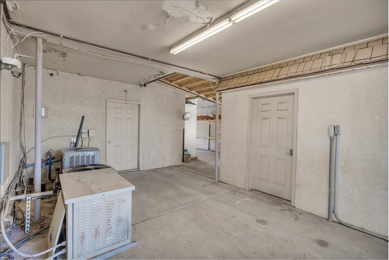 1009 N 2050  E St George, UT 84770 home for sale, MLS#25-263729 - Erika Rogers Photo 28