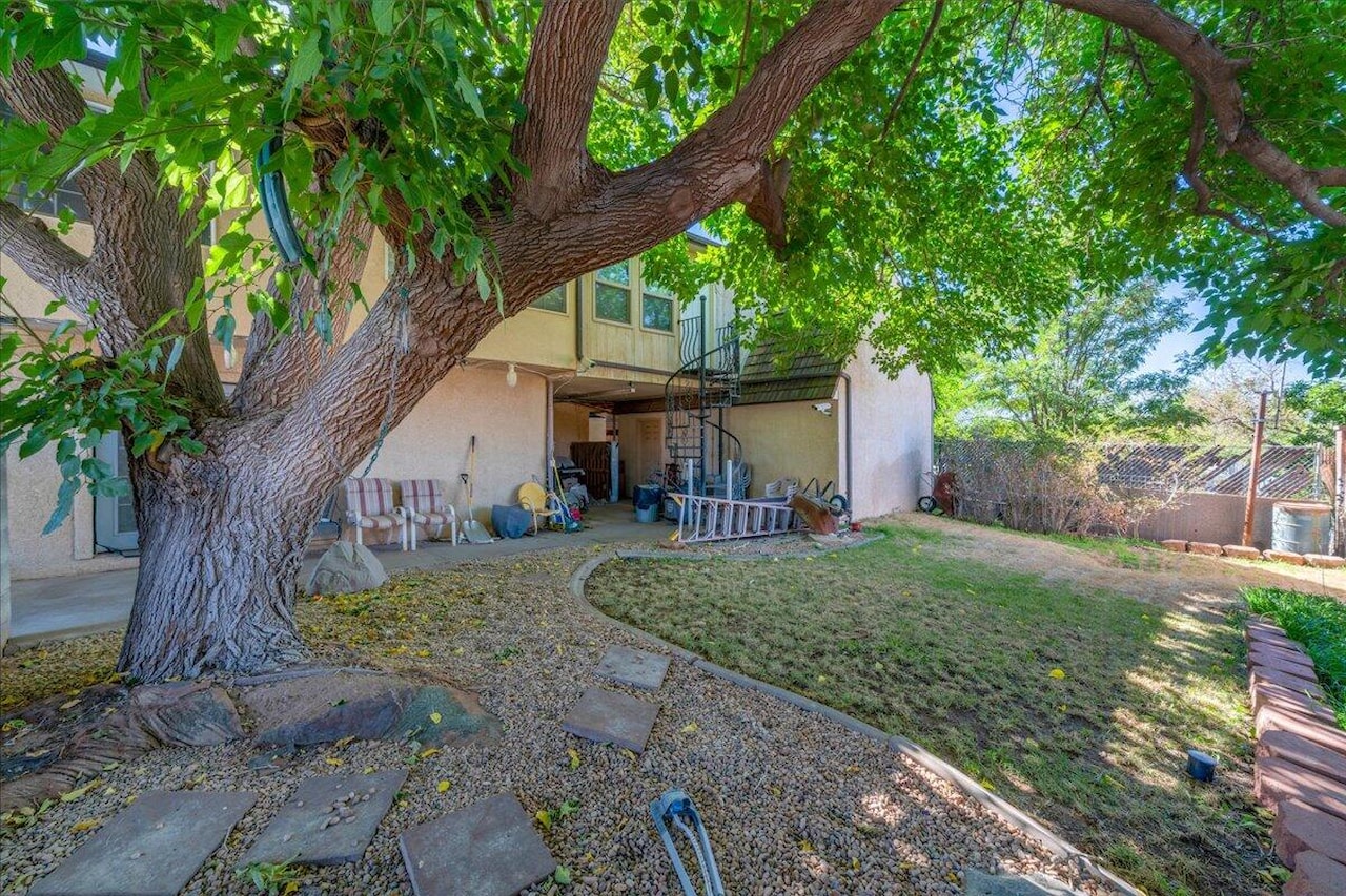 1009 N 2050  E St George, UT 84770 home for sale, MLS#25-263729 - Erika Rogers Photo 31