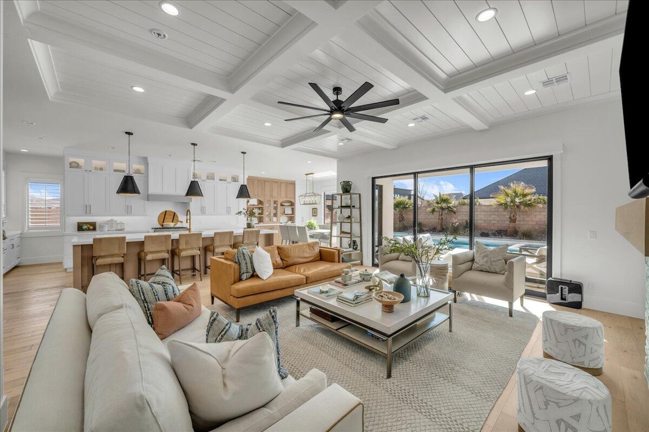 2904 Stonedale DR St George, UT 84790 home for sale, MLS#25-265099 - Erika Rogers Photo 4