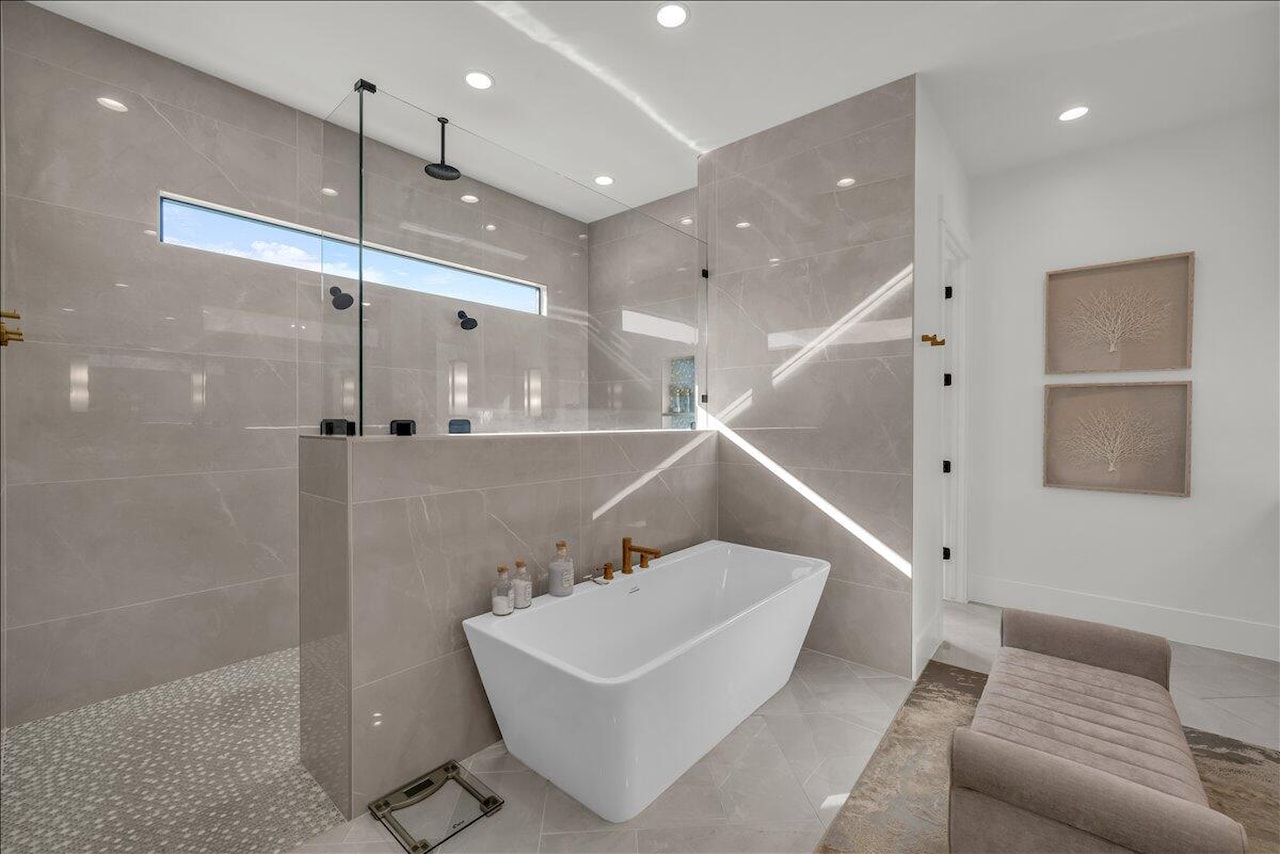 2904 Stonedale DR St George, UT 84790 home for sale, MLS#25-265099 - Erika Rogers Photo 15