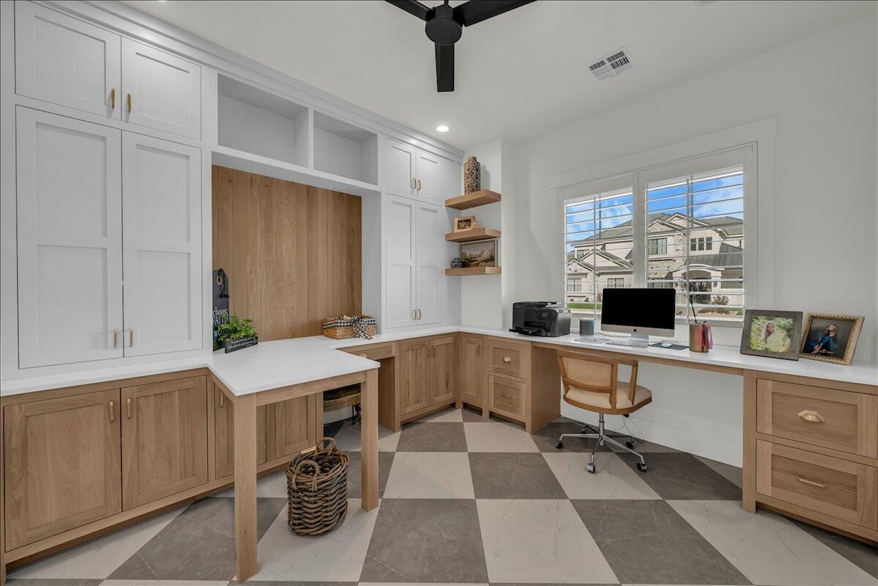 2904 Stonedale DR St George, UT 84790 home for sale, MLS#25-265099 - Erika Rogers Photo 17