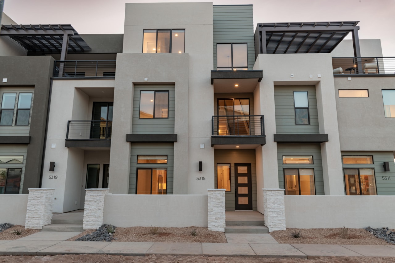 5314 S Coral Pearl Alley #434 St George, UT 84790 home for sale, MLS#25-265128 - Erika Rogers Photo 3