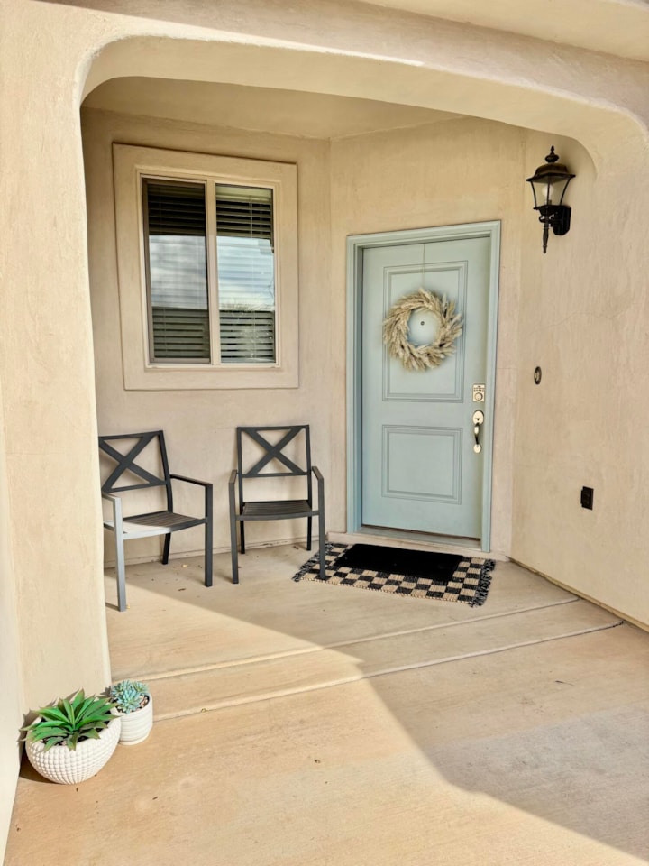 1892 Vacation LN Washington, UT 84780 home for sale, MLS#25-264885 - Erika Rogers Photo 2