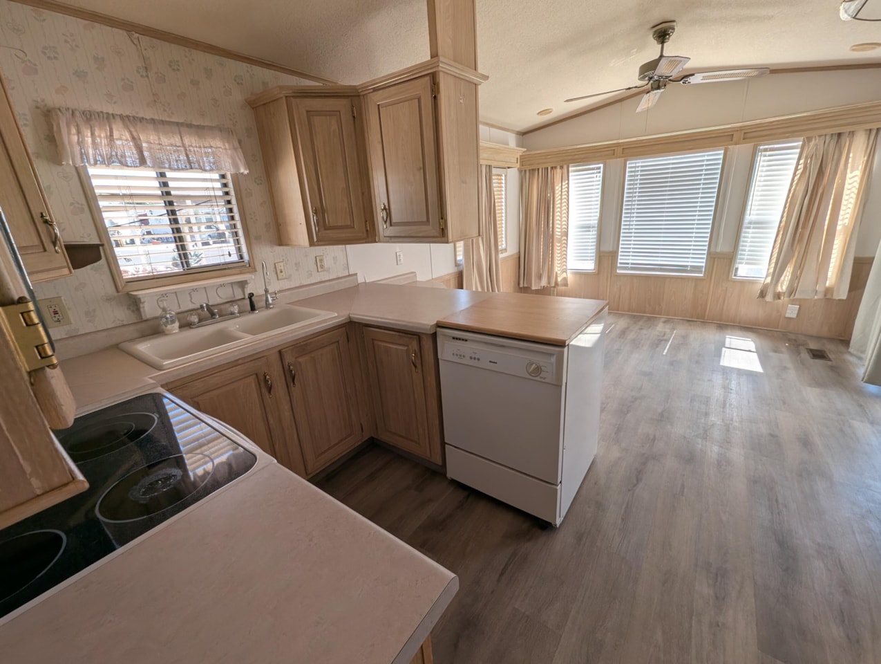 1225 N Dixie Downs RD #136 St George, UT 84770 home for sale, MLS#25-265180 - Erika Rogers Photo 5