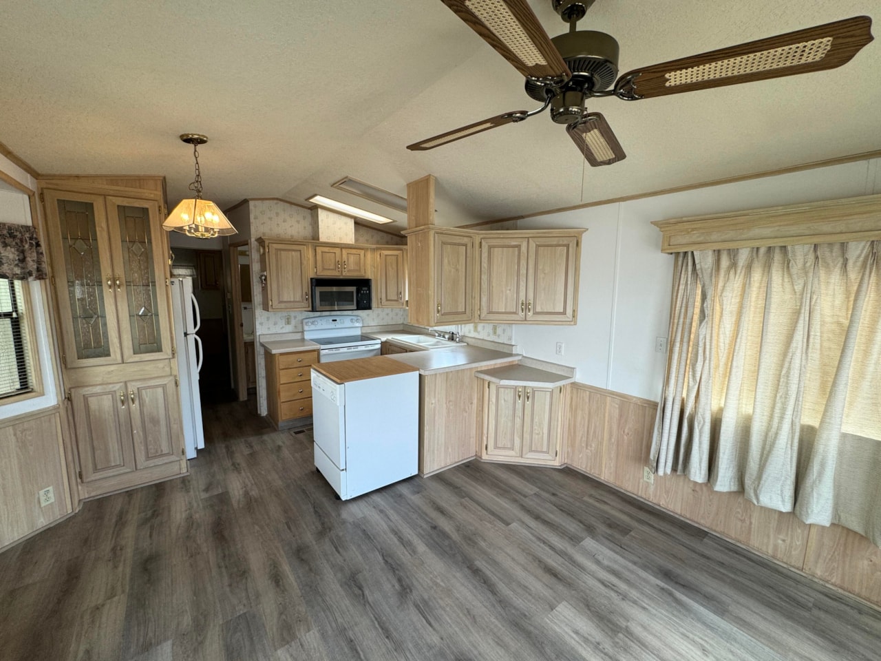 1225 N Dixie Downs RD #136 St George, UT 84770 home for sale, MLS#25-265180 - Erika Rogers Photo 7