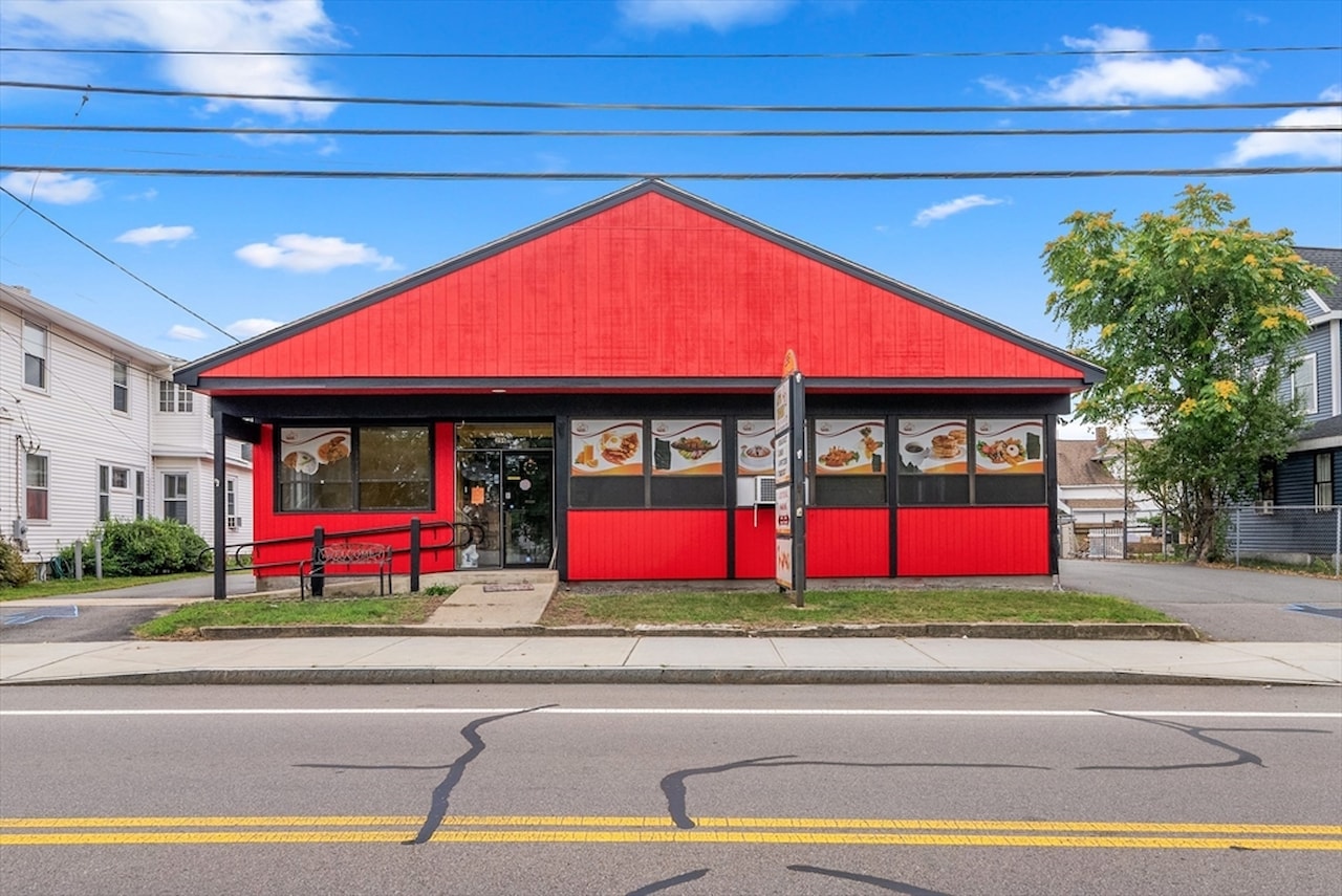 296 Main St Milford, MA 01757 | MLS 73432251