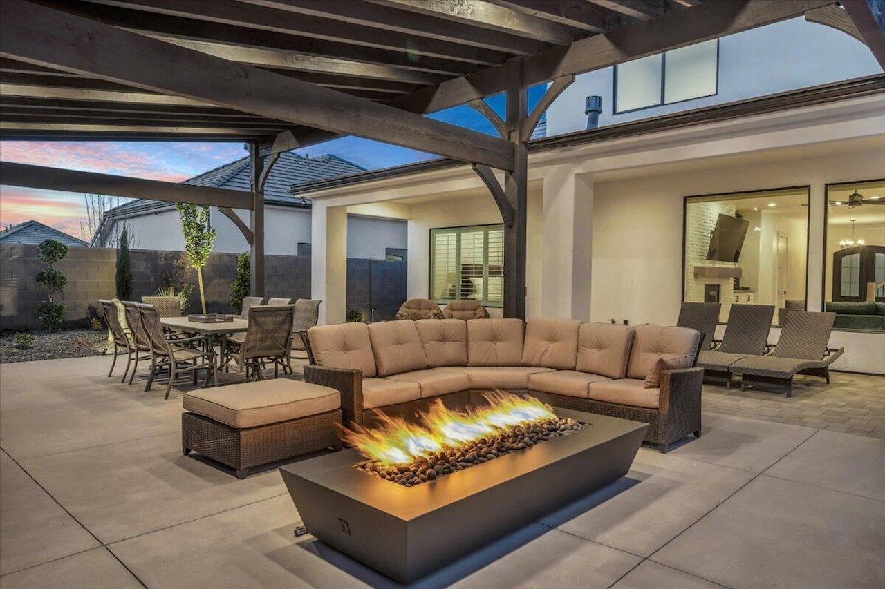 1597 W Belayer DR St George, UT 84770 home for sale, MLS#25-265181 - Erika Rogers Photo 3