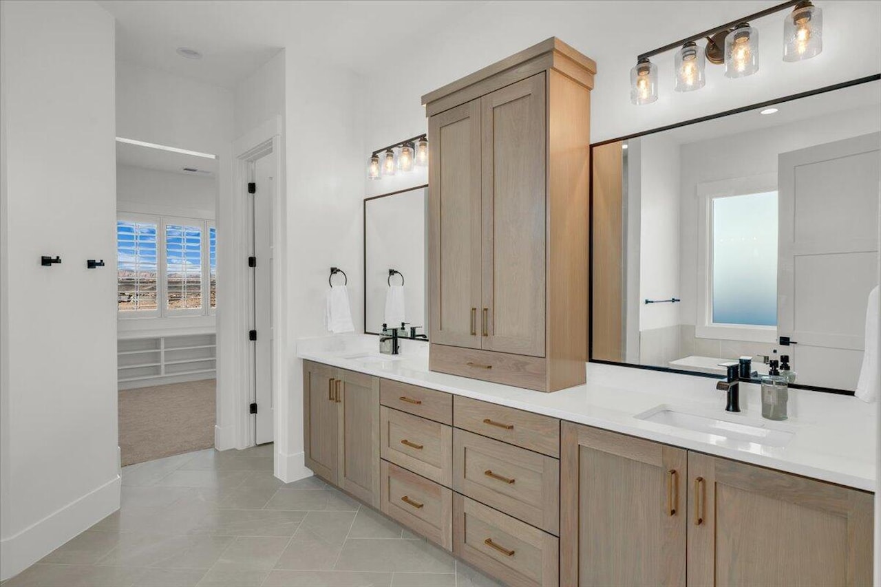 1597 W Belayer DR St George, UT 84770 home for sale, MLS#25-265181 - Erika Rogers Photo 16