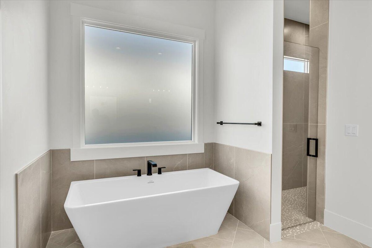 1597 W Belayer DR St George, UT 84770 home for sale, MLS#25-265181 - Erika Rogers Photo 17