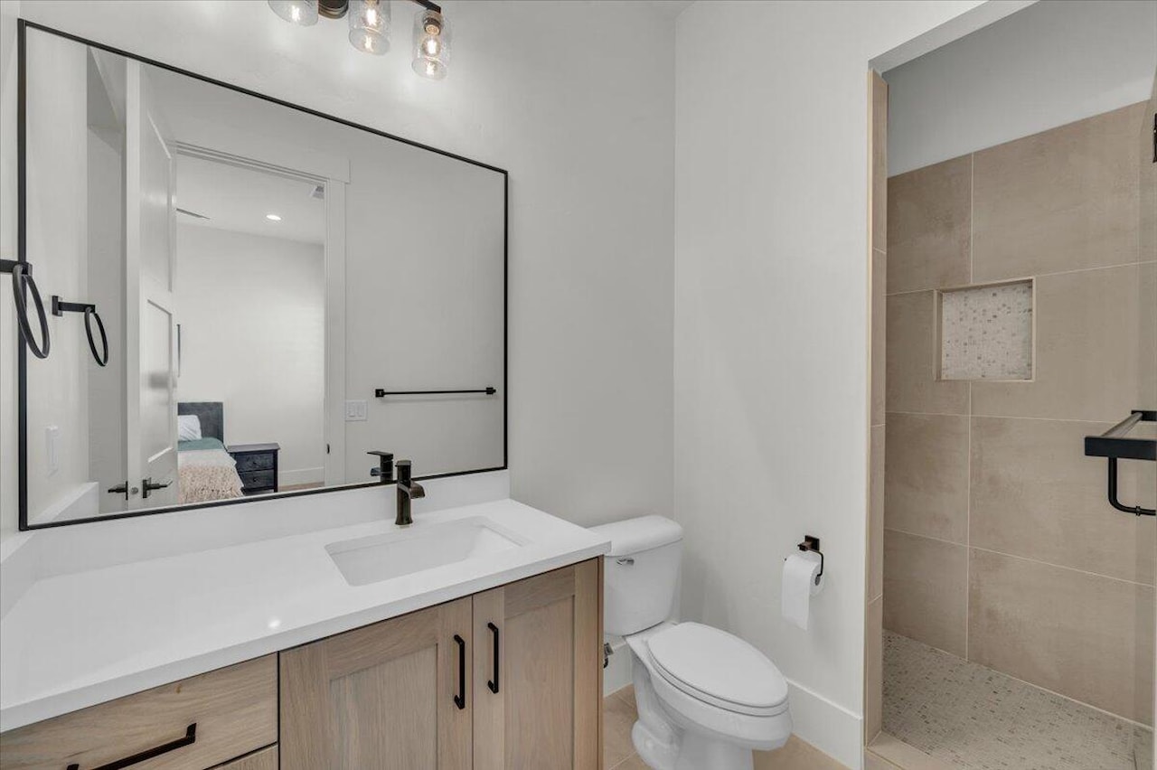 1597 W Belayer DR St George, UT 84770 home for sale, MLS#25-265181 - Erika Rogers Photo 26