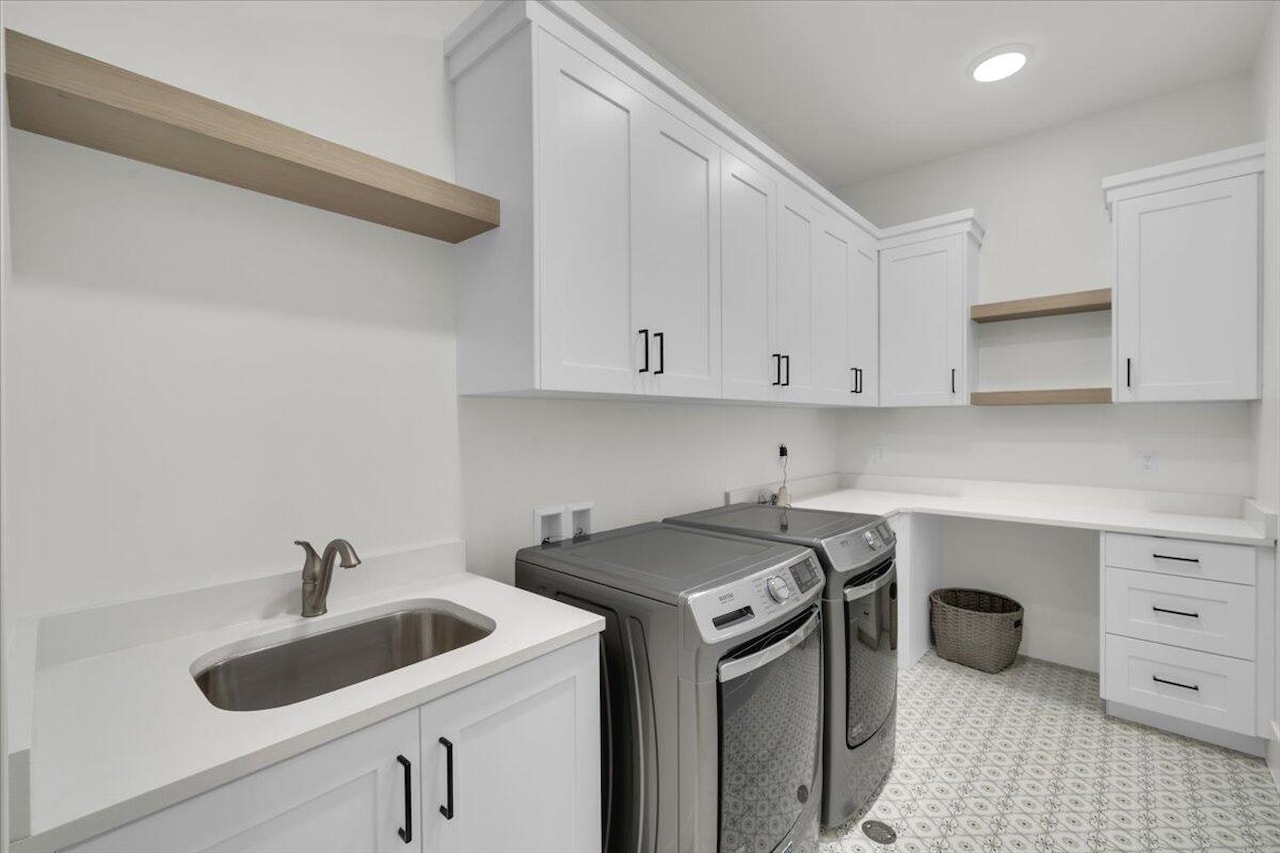 1597 W Belayer DR St George, UT 84770 home for sale, MLS#25-265181 - Erika Rogers Photo 32