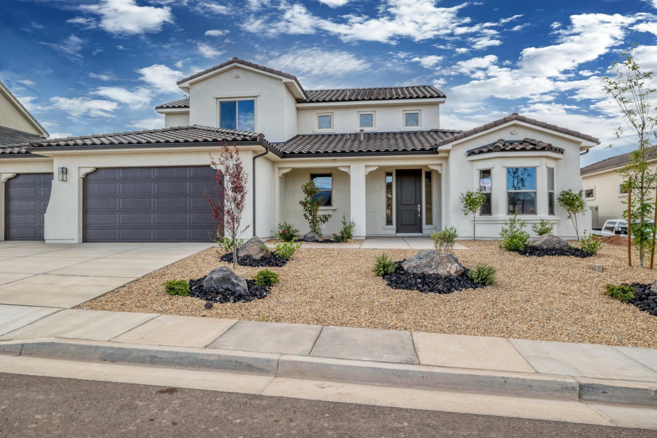 1344 E Andromeda ST Washington, UT 84780 home for sale, MLS#25-265316 - Erika Rogers Photo 3