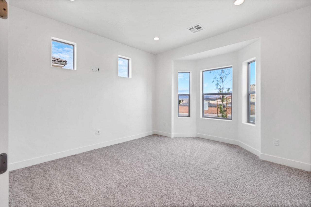 1344 E Andromeda ST Washington, UT 84780 home for sale, MLS#25-265316 - Erika Rogers Photo 8