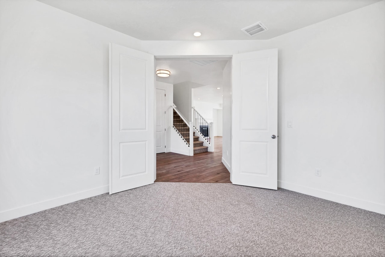 1344 E Andromeda ST Washington, UT 84780 home for sale, MLS#25-265316 - Erika Rogers Photo 9