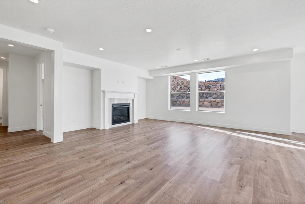 1344 E Andromeda ST Washington, UT 84780 home for sale, MLS#25-265316 - Erika Rogers Photo 10