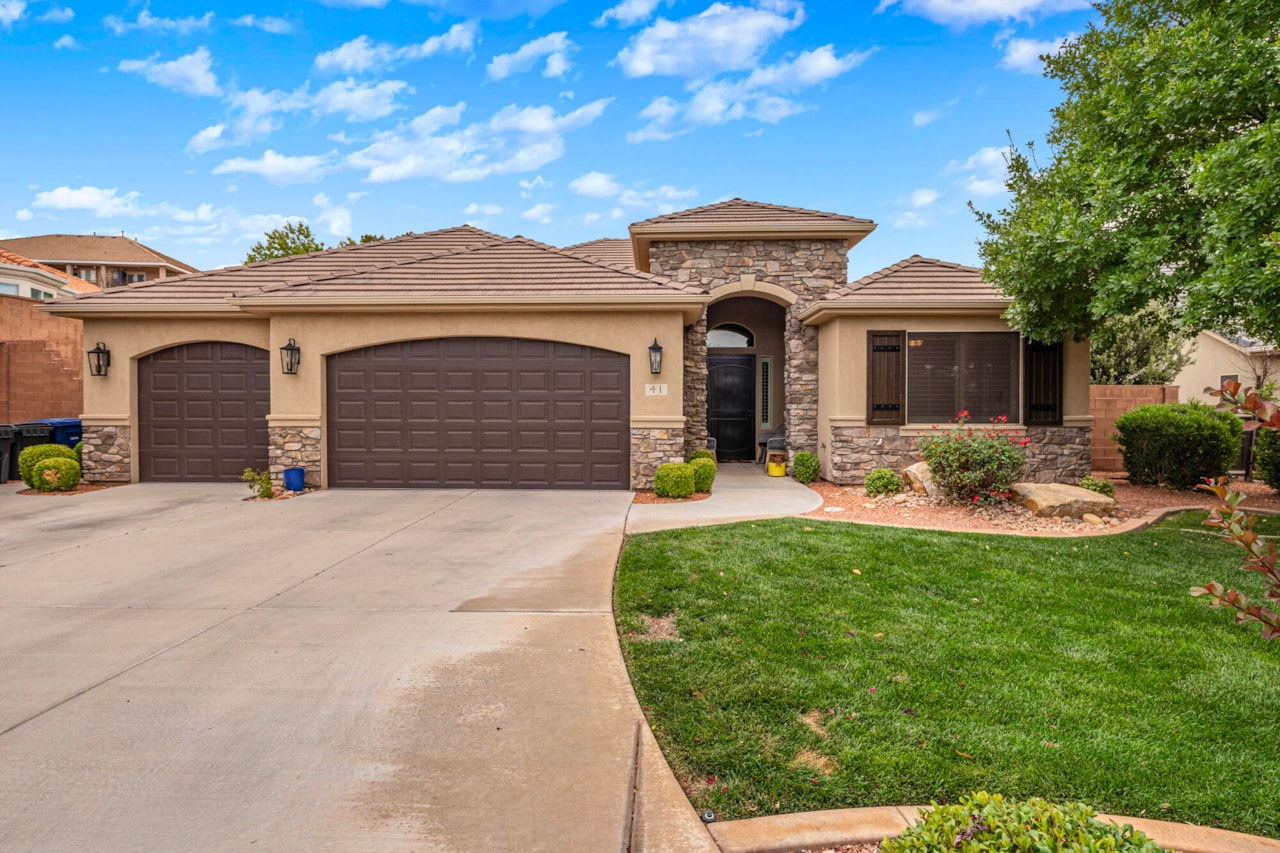 41 S Chalon CIR St George, UT 84770 home for sale, MLS#25-265306 - Erika Rogers