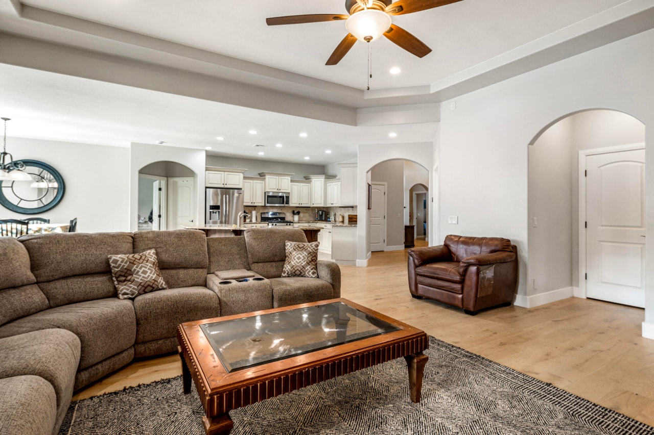 41 S Chalon CIR St George, UT 84770 home for sale, MLS#25-265306 - Erika Rogers Photo 7