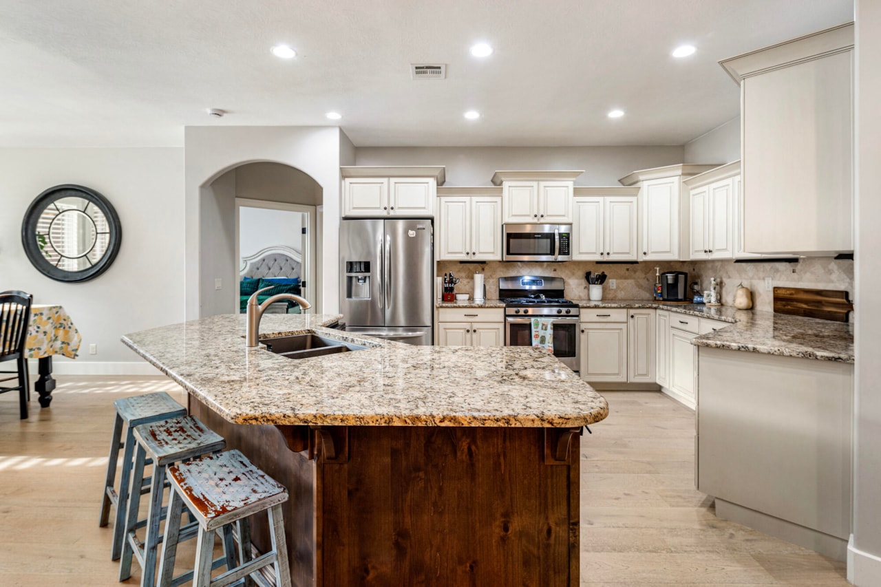 41 S Chalon CIR St George, UT 84770 home for sale, MLS#25-265306 - Erika Rogers Photo 8