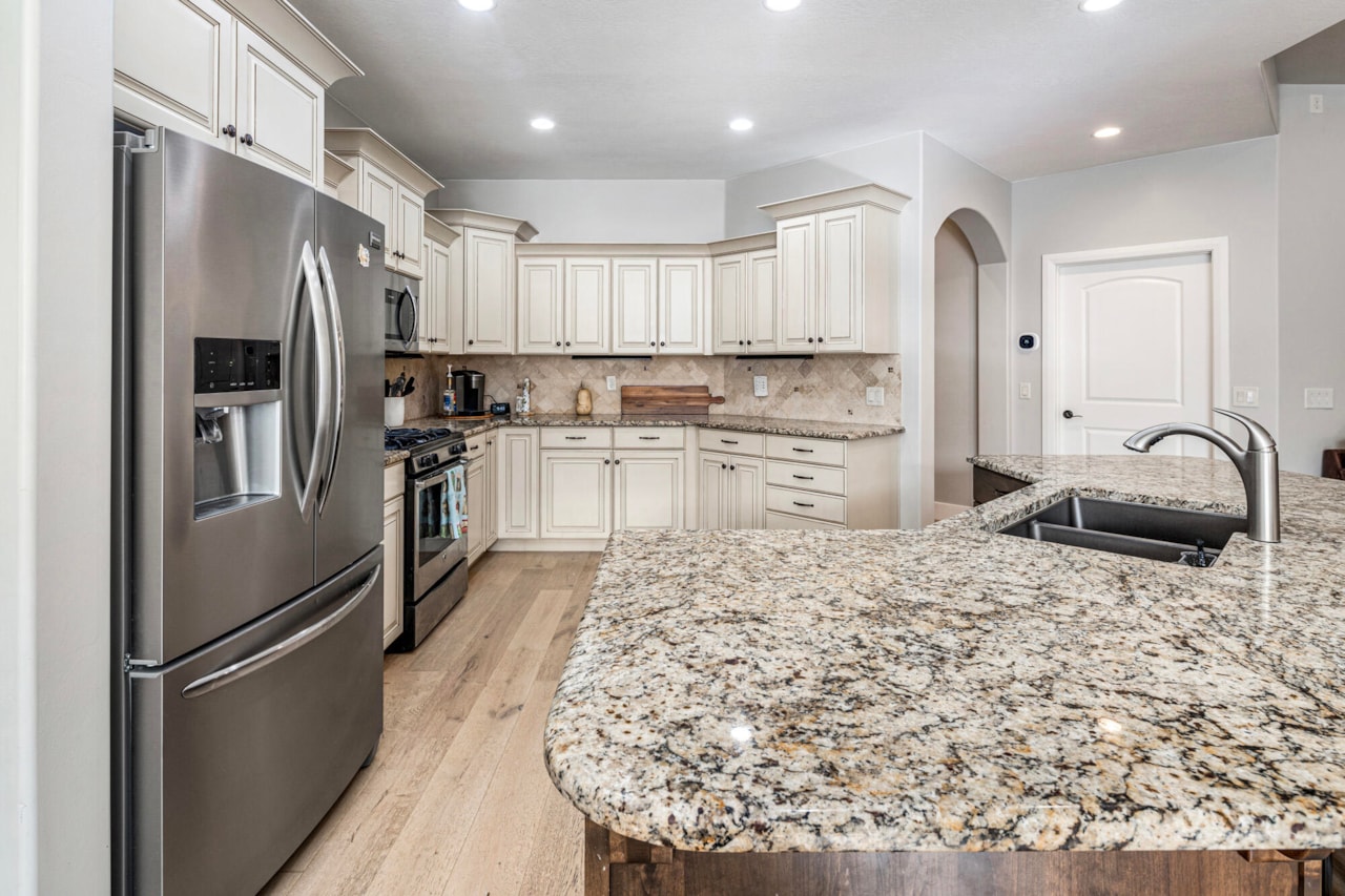 41 S Chalon CIR St George, UT 84770 home for sale, MLS#25-265306 - Erika Rogers Photo 10