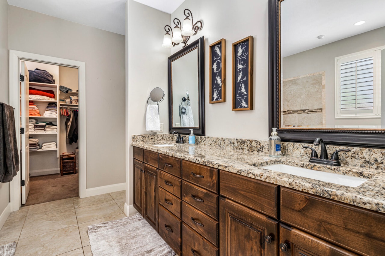 41 S Chalon CIR St George, UT 84770 home for sale, MLS#25-265306 - Erika Rogers Photo 25