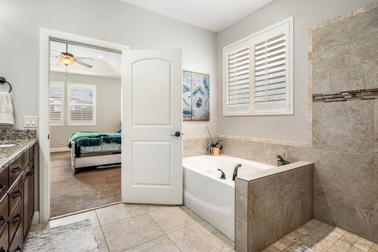 41 S Chalon CIR St George, UT 84770 home for sale, MLS#25-265306 - Erika Rogers Photo 26