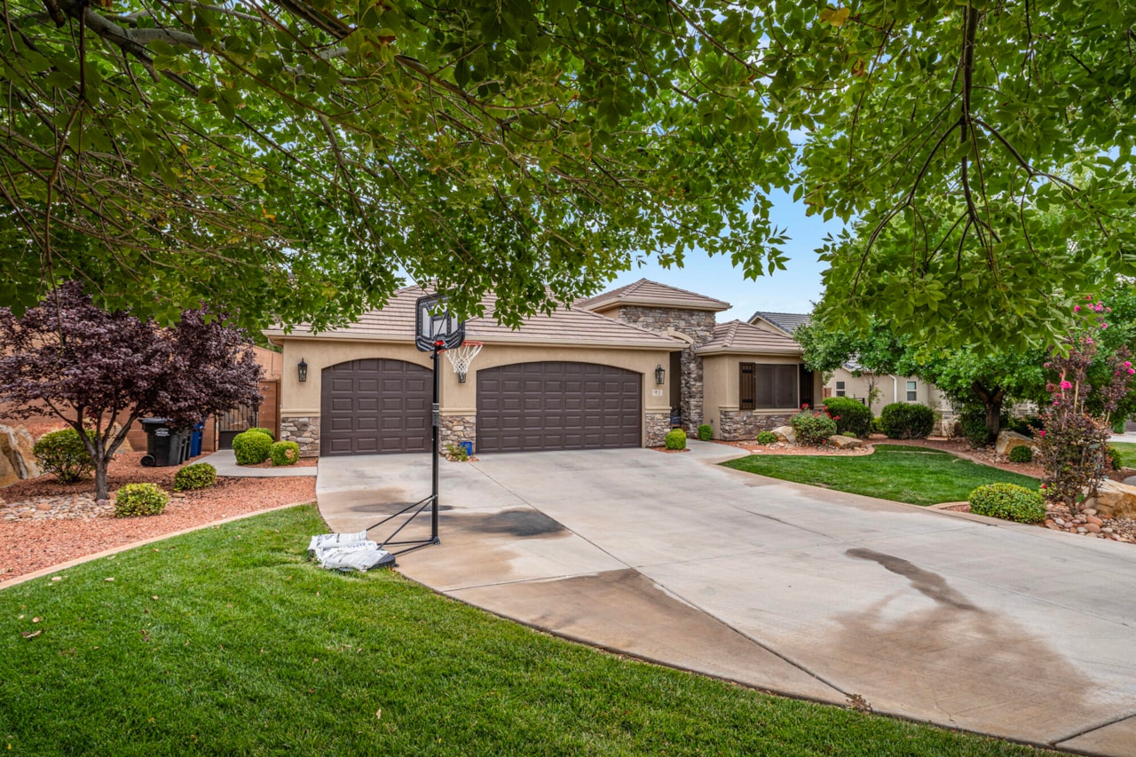 41 S Chalon CIR St George, UT 84770 home for sale, MLS#25-265306 - Erika Rogers Photo 39