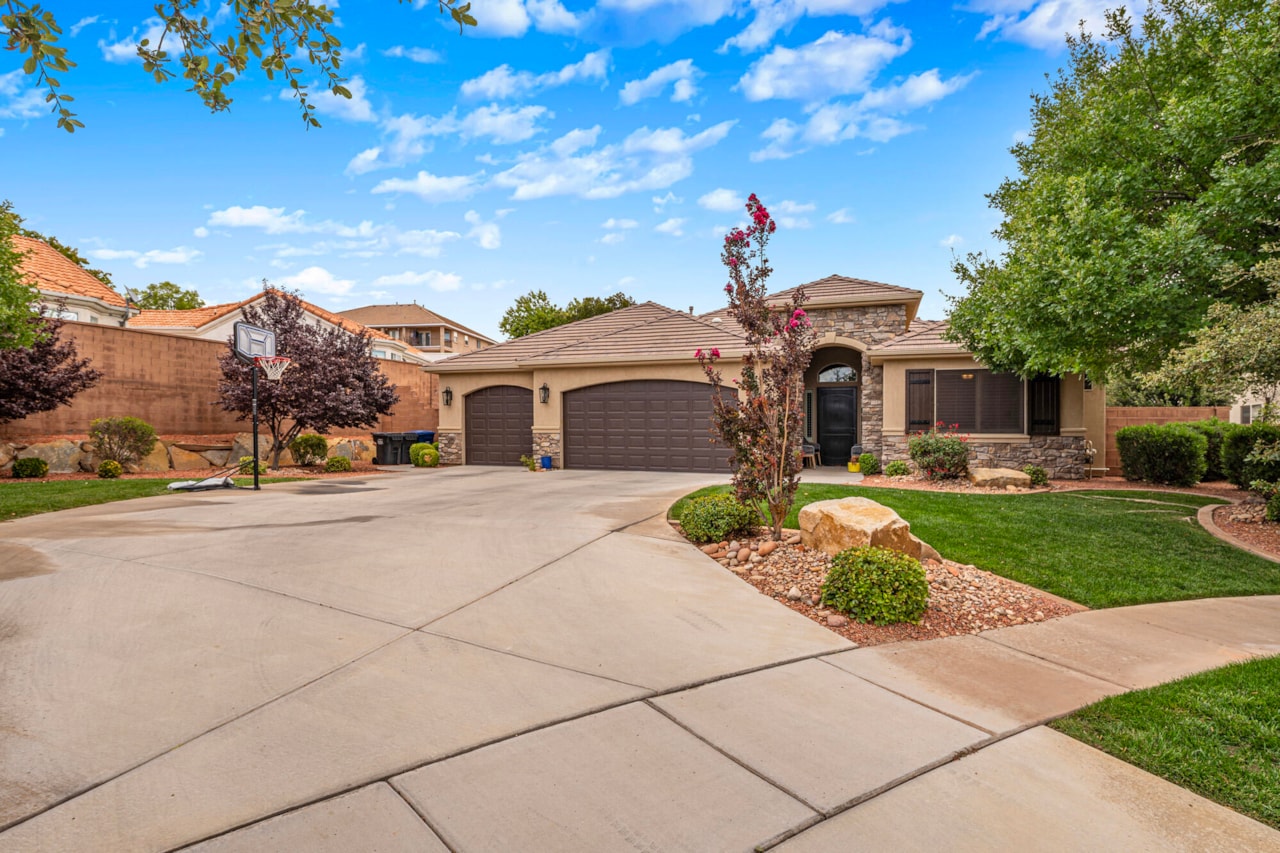 41 S Chalon CIR St George, UT 84770 home for sale, MLS#25-265306 - Erika Rogers Photo 42