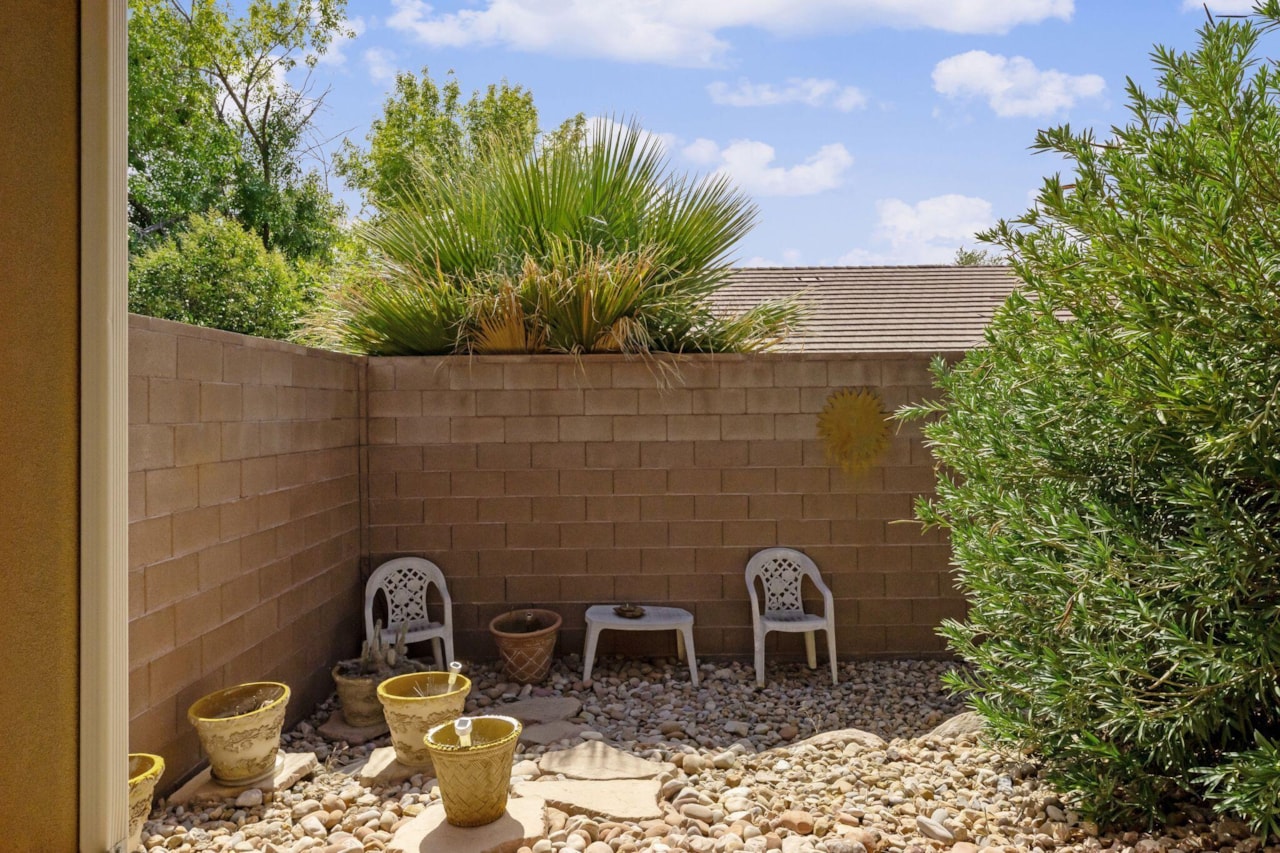 608 E 1010  S St George, UT 84790 home for sale, MLS#25-265362 - Erika Rogers Photo 6