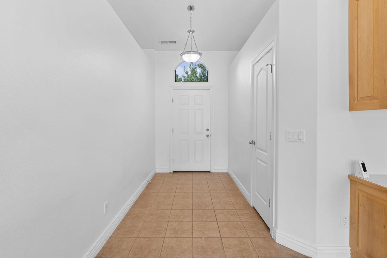 608 E 1010  S St George, UT 84790 home for sale, MLS#25-265362 - Erika Rogers Photo 10