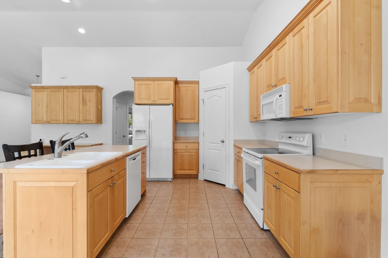 608 E 1010  S St George, UT 84790 home for sale, MLS#25-265362 - Erika Rogers Photo 15