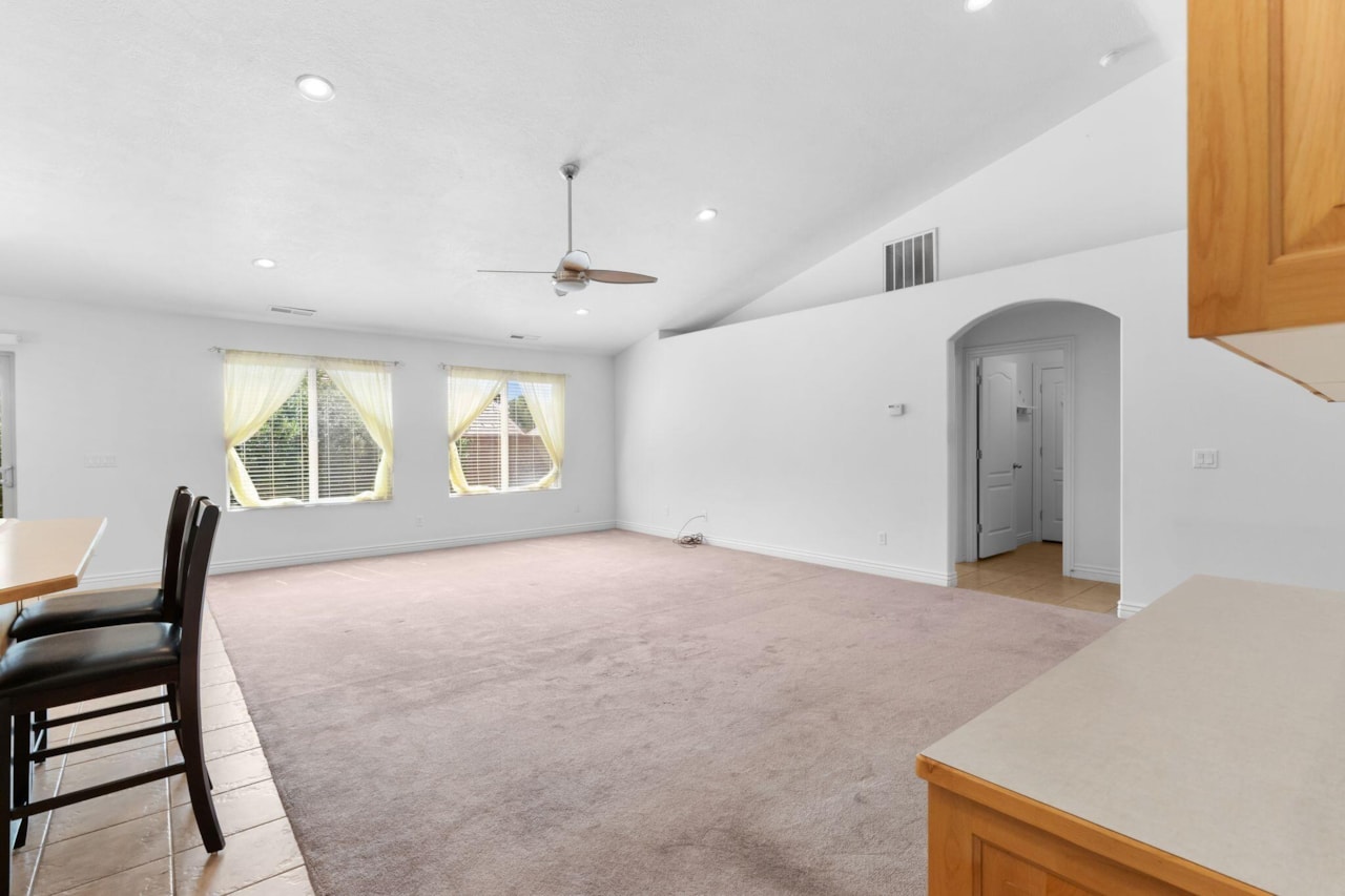 608 E 1010  S St George, UT 84790 home for sale, MLS#25-265362 - Erika Rogers Photo 17