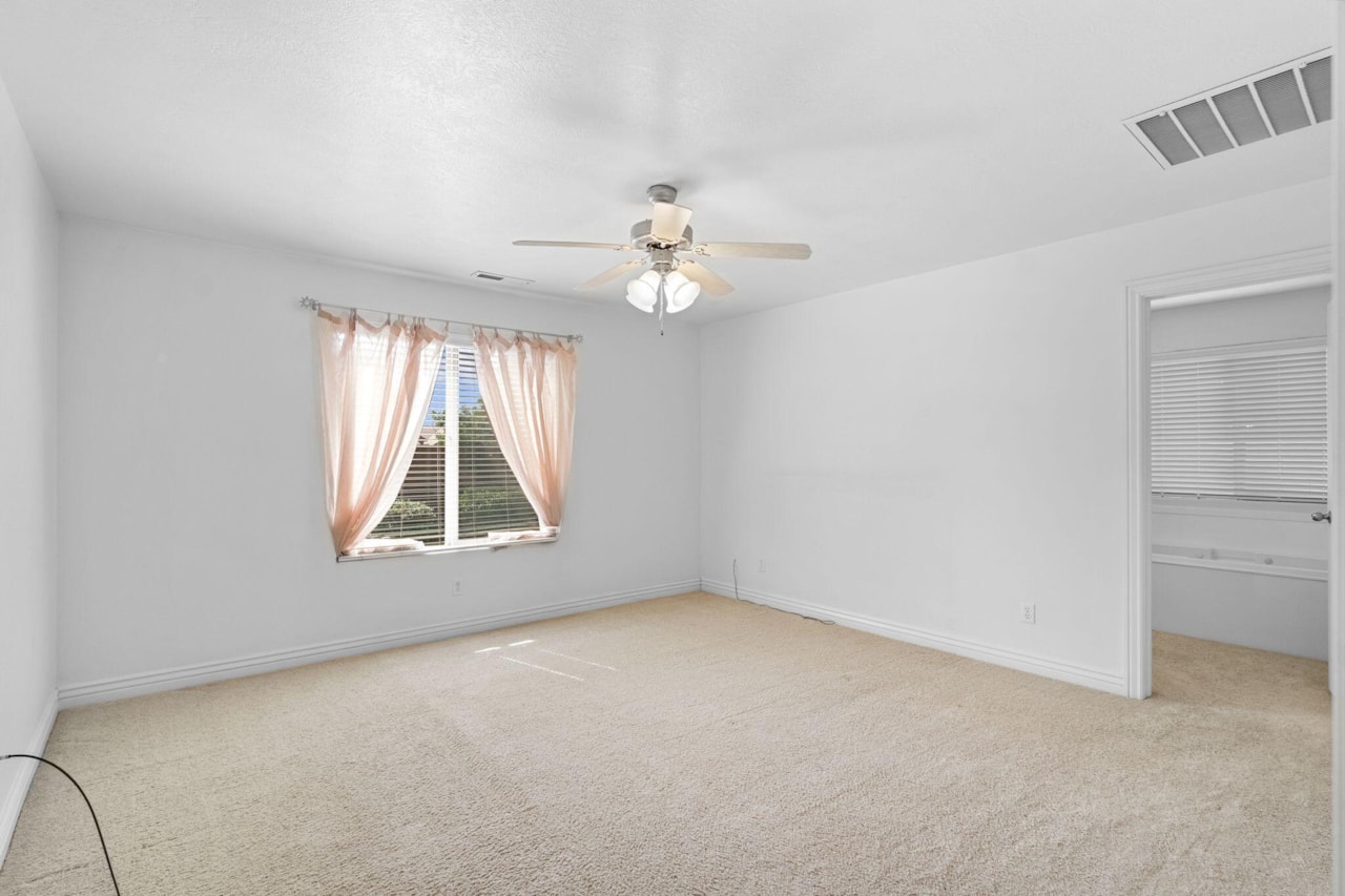 608 E 1010  S St George, UT 84790 home for sale, MLS#25-265362 - Erika Rogers Photo 18