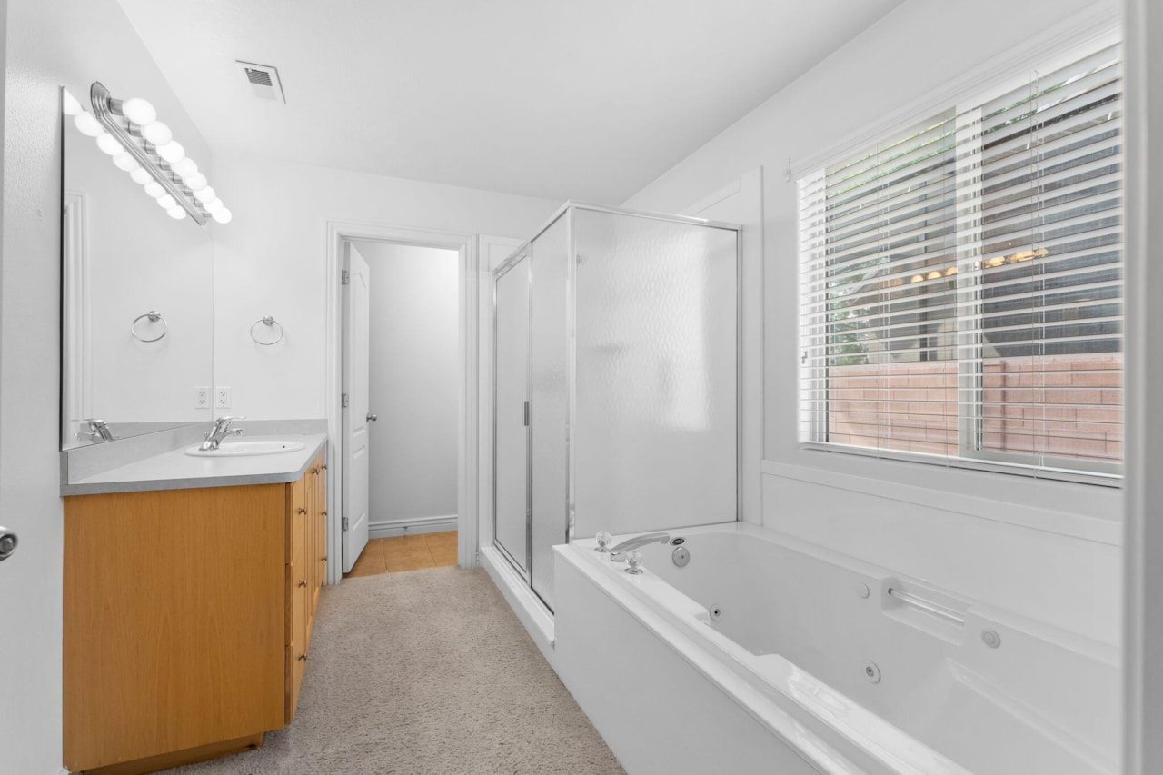 608 E 1010  S St George, UT 84790 home for sale, MLS#25-265362 - Erika Rogers Photo 21