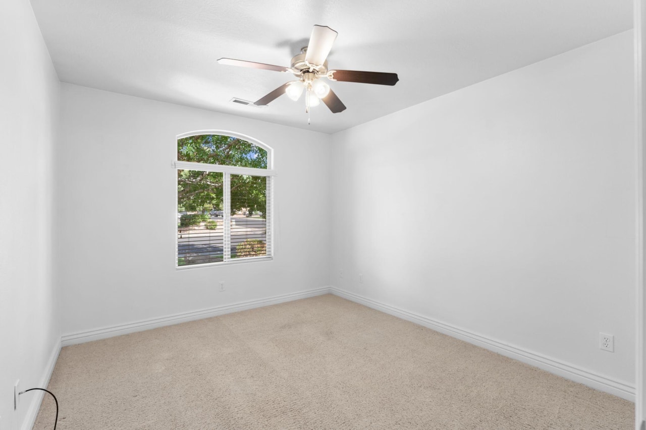 608 E 1010  S St George, UT 84790 home for sale, MLS#25-265362 - Erika Rogers Photo 26