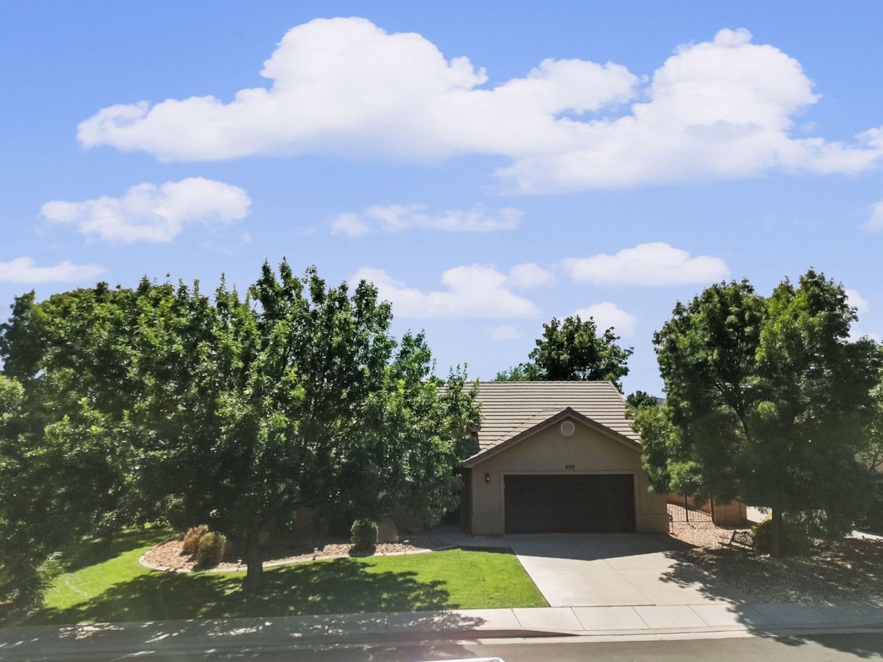 608 E 1010  S St George, UT 84790 home for sale, MLS#25-265362 - Erika Rogers Photo 27