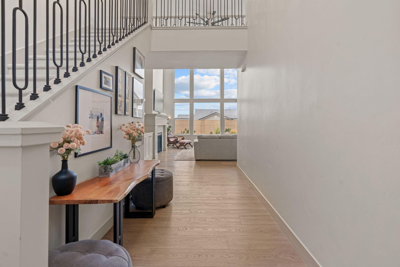 702 Juniper Hill DR St George, UT 84790 home for sale, MLS#25-265366 - Erika Rogers Photo 6