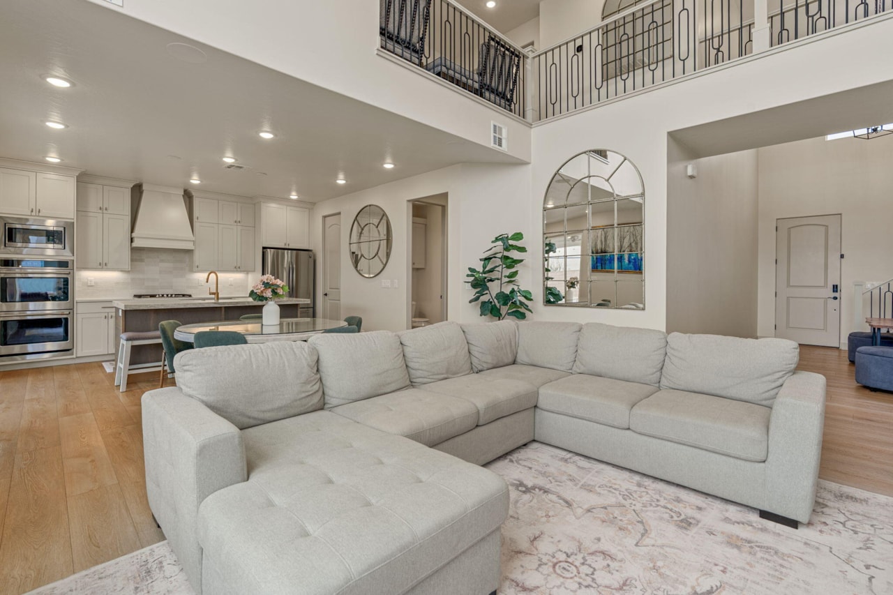 702 Juniper Hill DR St George, UT 84790 home for sale, MLS#25-265366 - Erika Rogers Photo 10