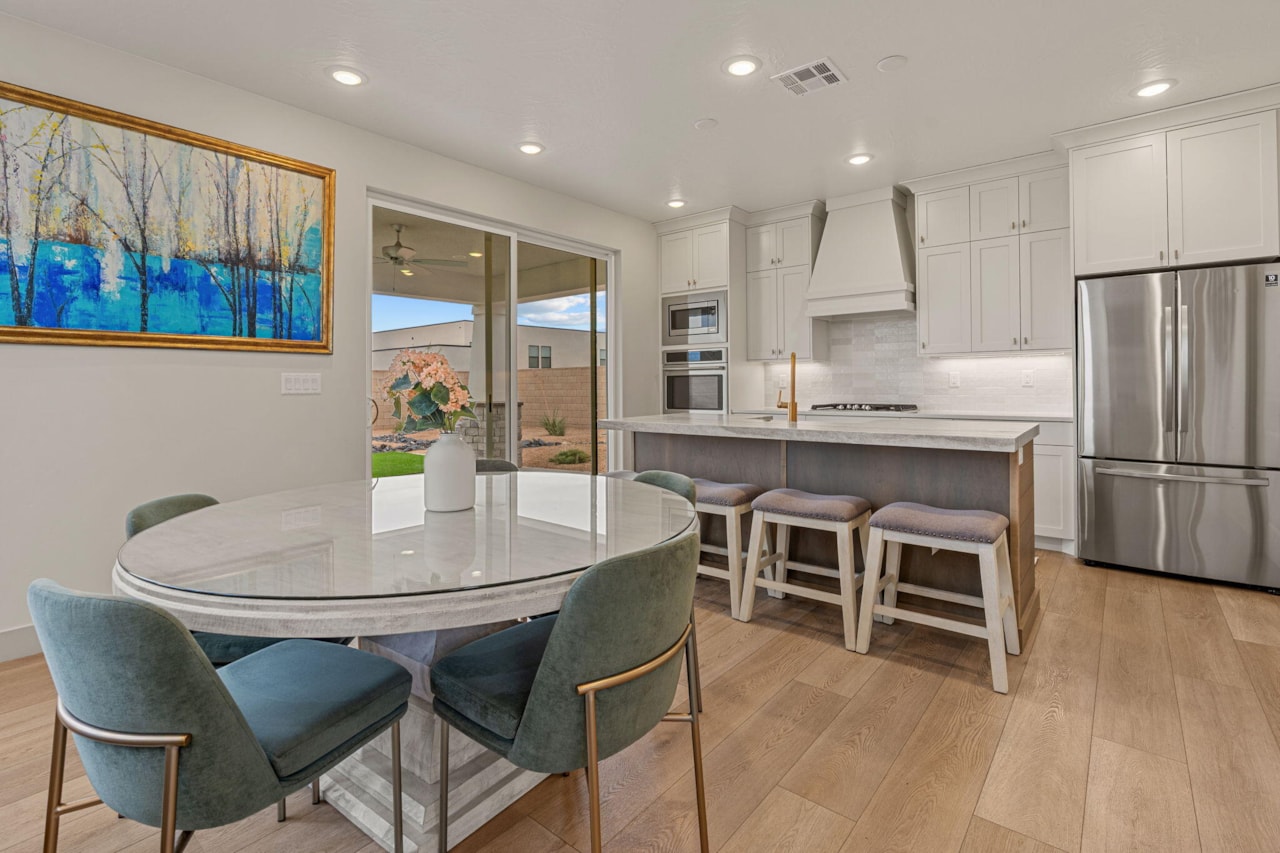 702 Juniper Hill DR St George, UT 84790 home for sale, MLS#25-265366 - Erika Rogers Photo 13